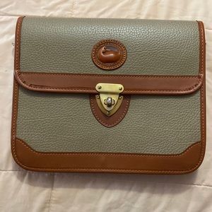 Saddlebag style cross body purse.